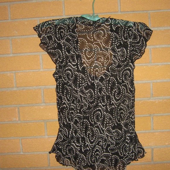 Ladies Black and White Blouse, Size Small, Paisley Design. $5.00 AS AN ADD ON - Picture 2 of 2